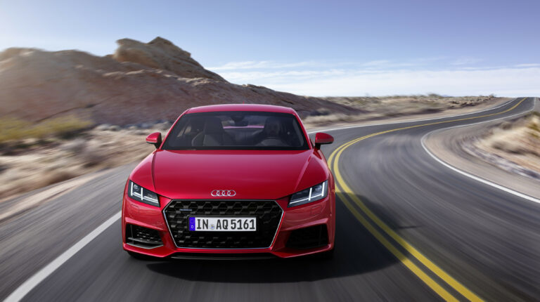 Autobild SportsCars przetestował 8 opon w rozmiarze 245/35 R19