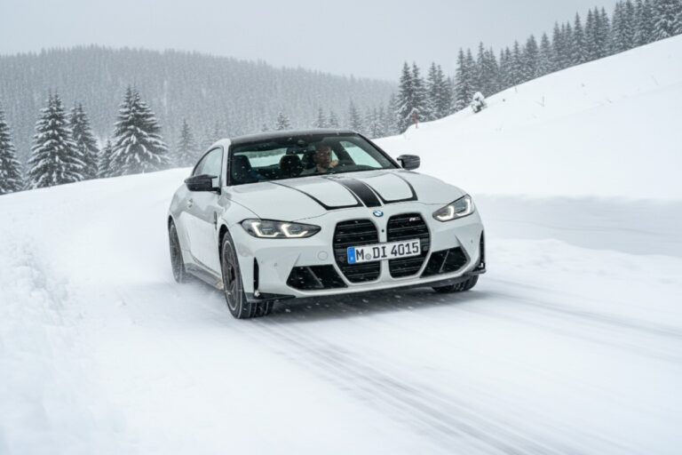 SportAuto przetestował opony zimowe na BMW M4 z napędem na tylne koła w realnych warunkach zimowych: najlepsze opony w rozmiarze 275/35 R19