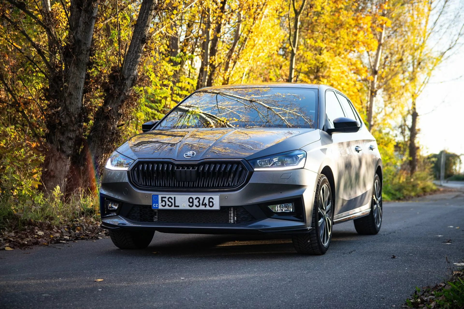 Test opon zimowych ADAC 2026: 16 opon w rozmiarze 185/65 R15 — wygrywa Continental, dziewięć odpada